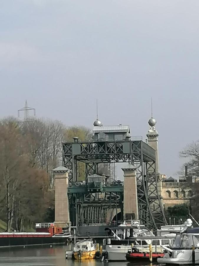 Haus Lupo am Kanal Castrop-Rauxel Exterior foto
